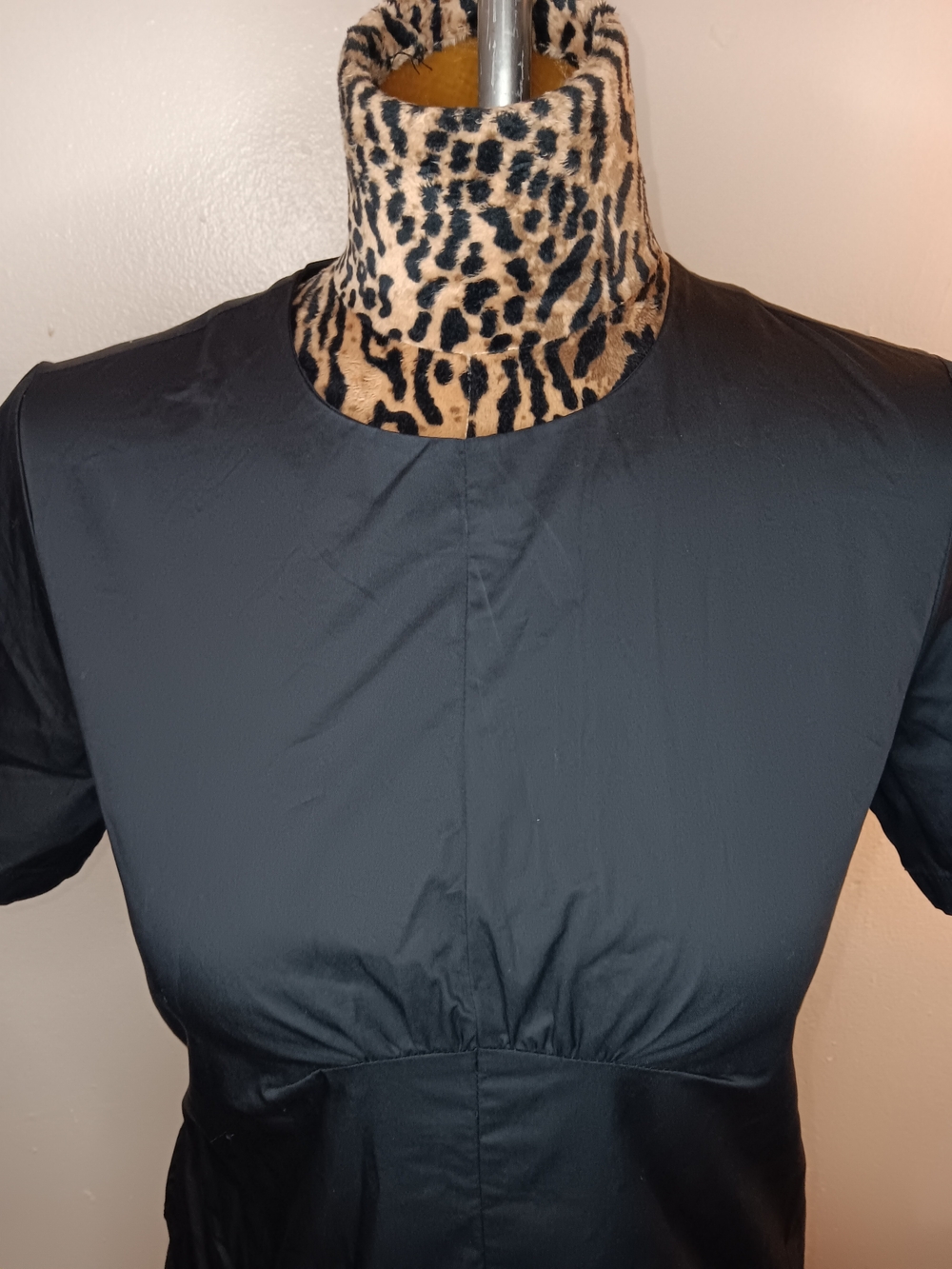 Women’s Dress - Picture 3 of 16